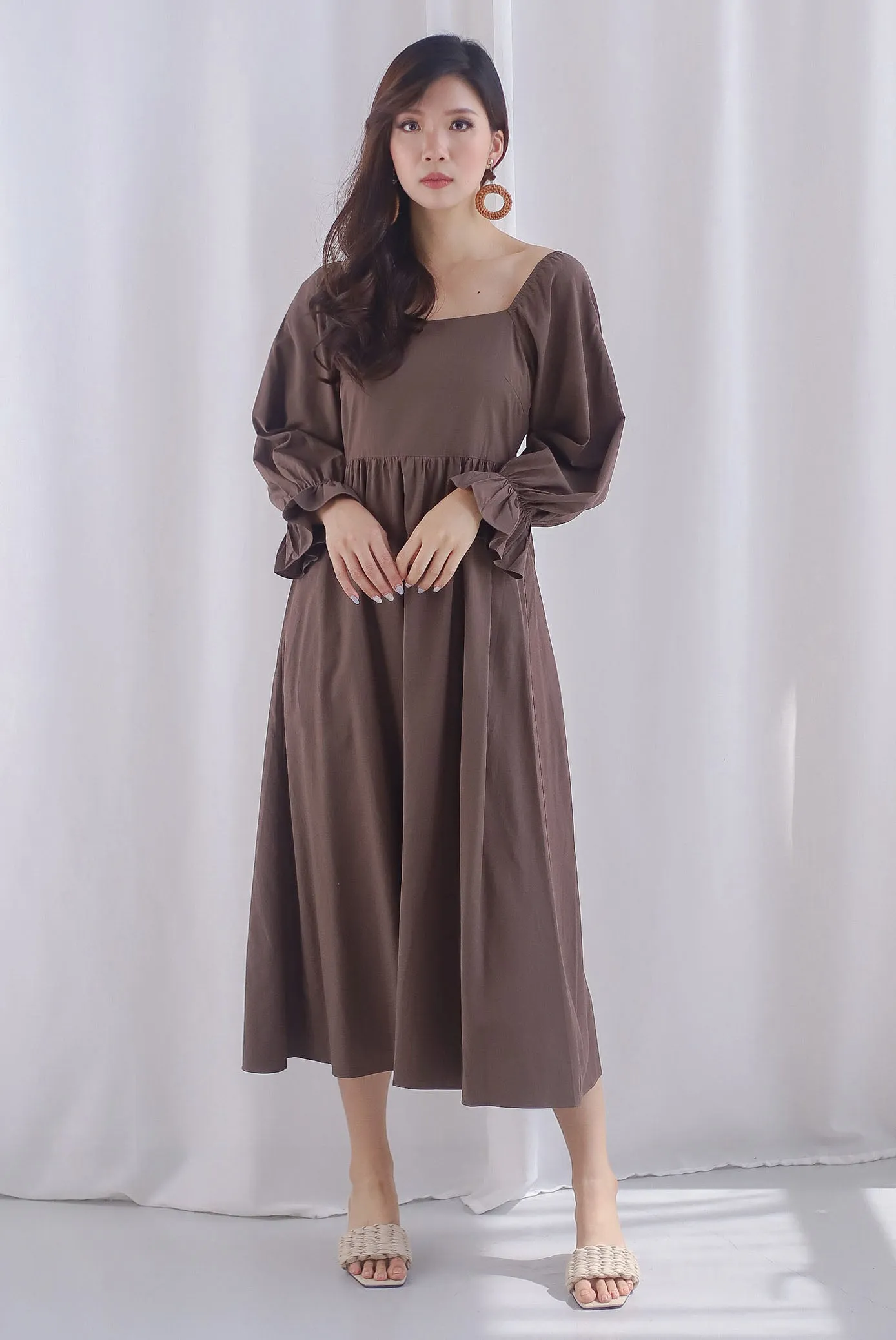 Karlina Puffy Sleeve Square Neckline Midi Dress In Brown