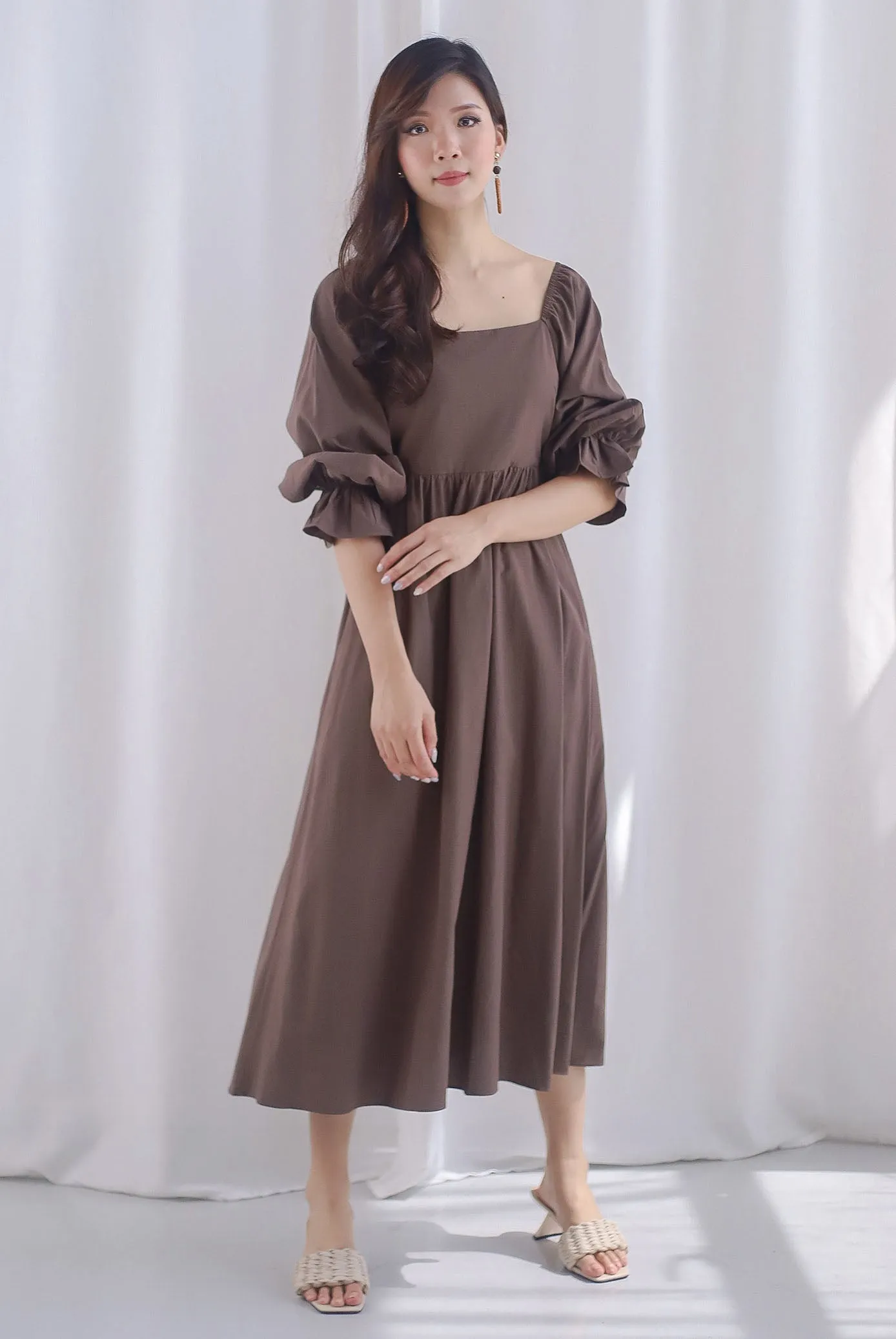 Karlina Puffy Sleeve Square Neckline Midi Dress In Brown