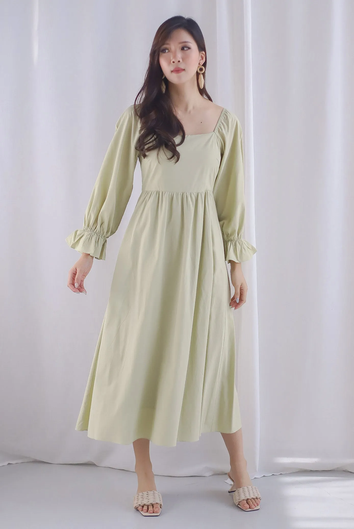 Karlina Puffy Sleeve Square Neckline Midi Dress In Pistachio