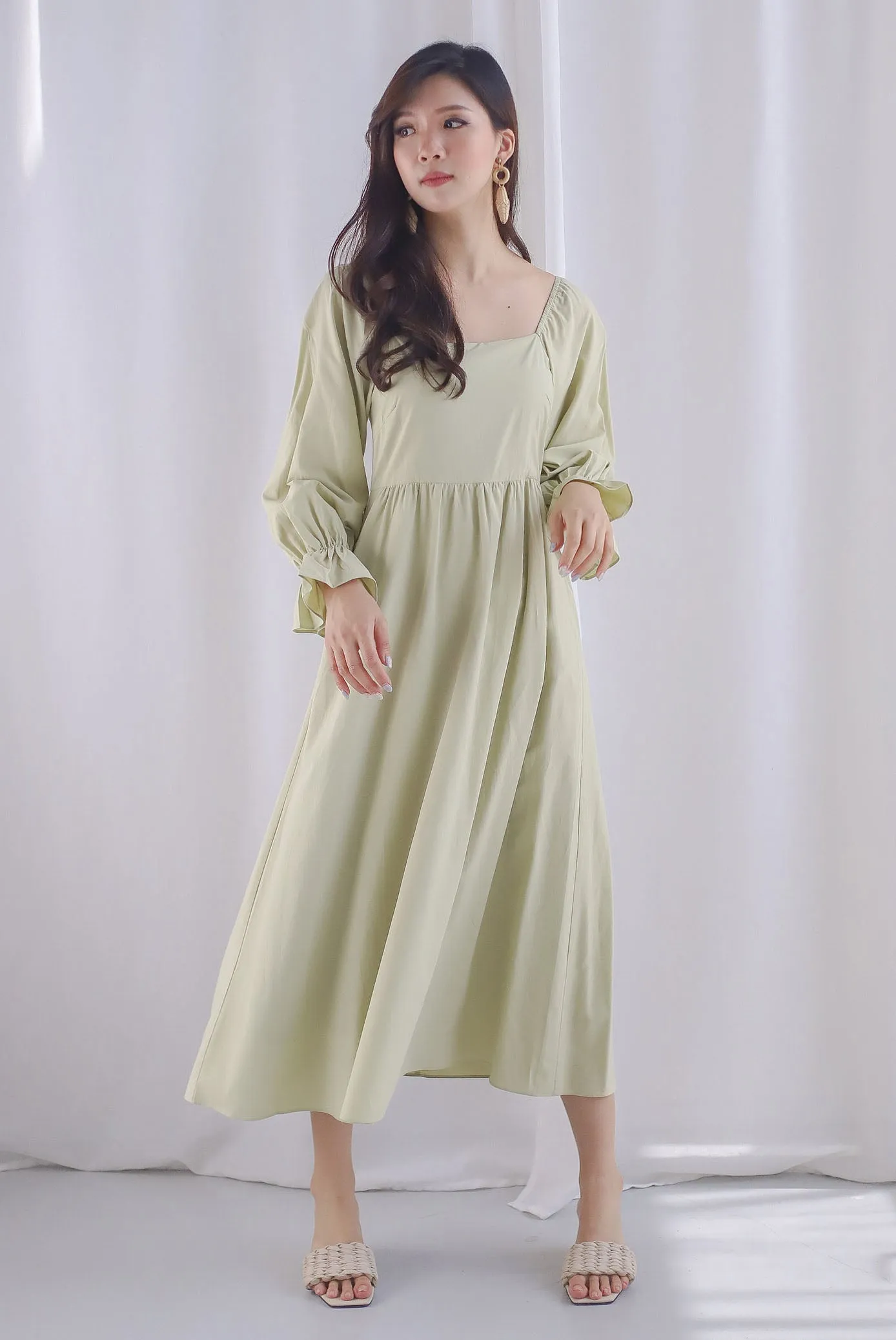 Karlina Puffy Sleeve Square Neckline Midi Dress In Pistachio