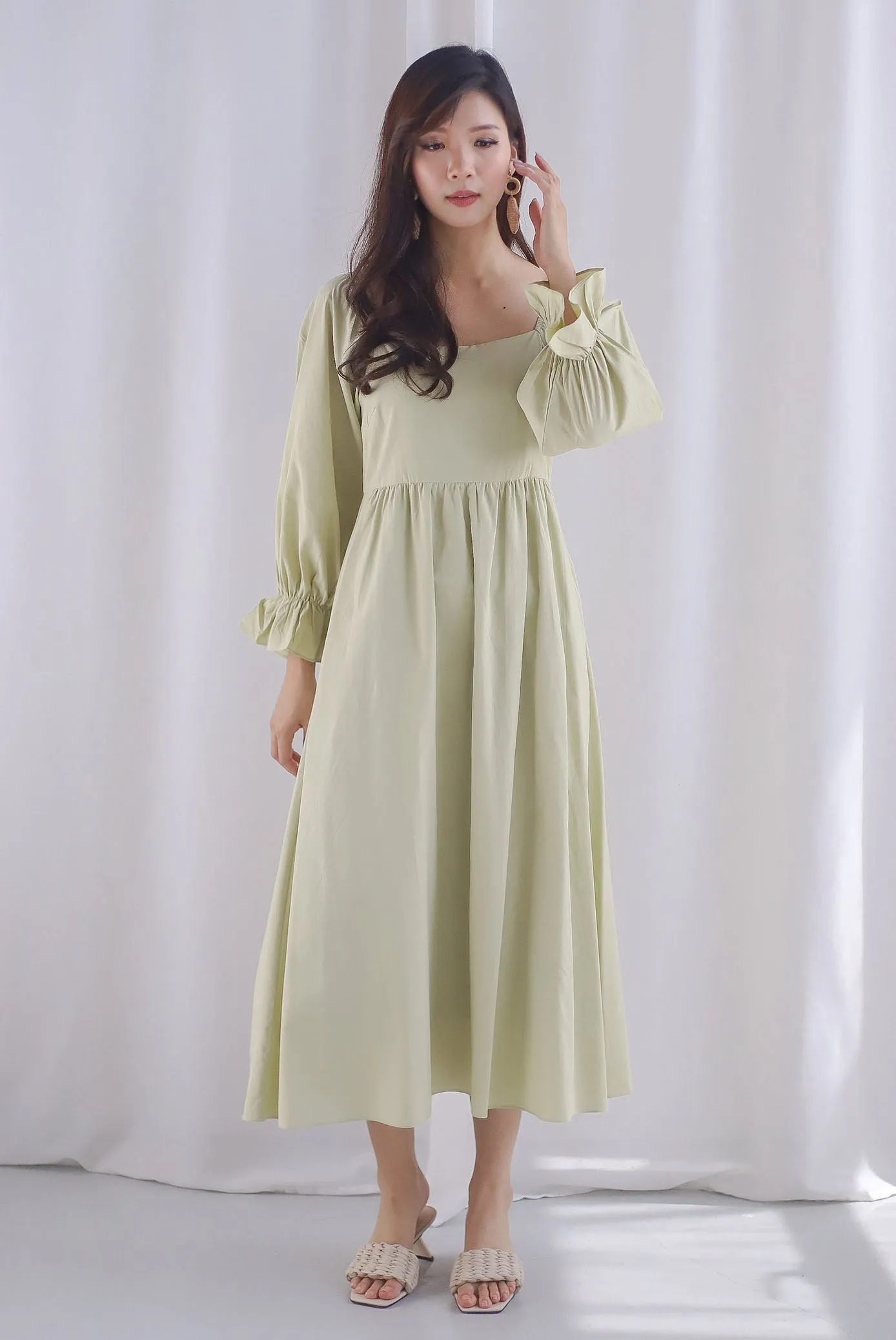 Karlina Puffy Sleeve Square Neckline Midi Dress In Pistachio