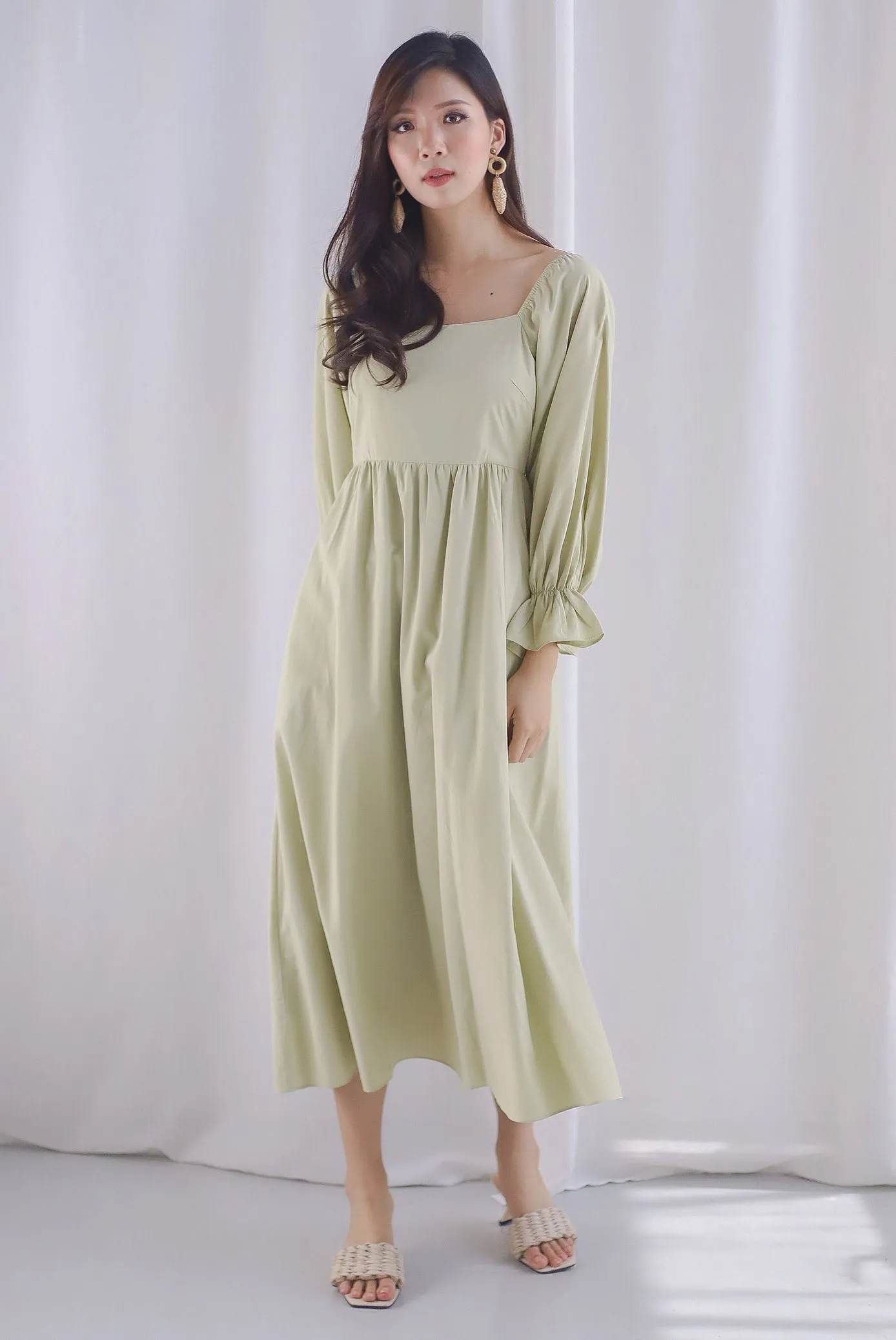 Karlina Puffy Sleeve Square Neckline Midi Dress In Pistachio