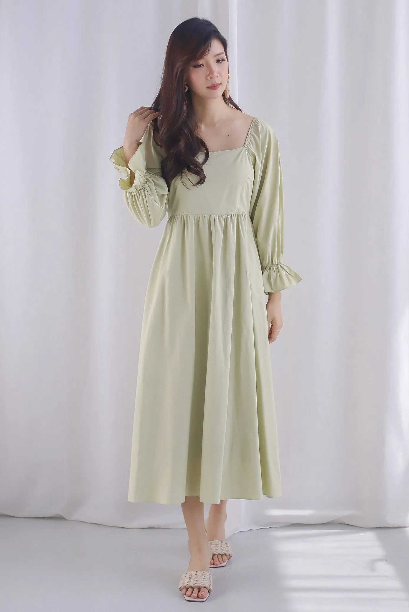 Karlina Puffy Sleeve Square Neckline Midi Dress In Pistachio