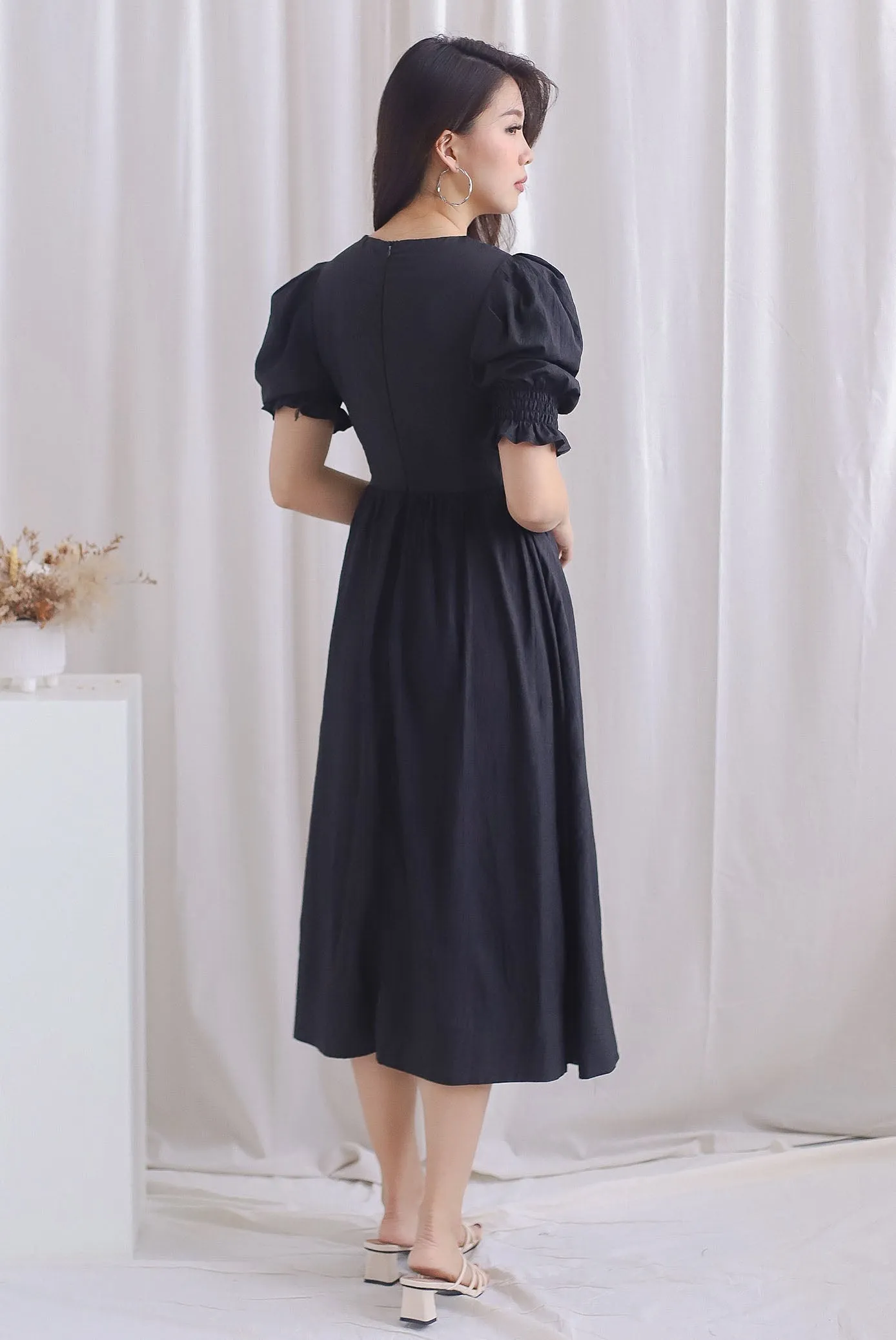 Zanessa Ruch Waist Textured Dress In Black
